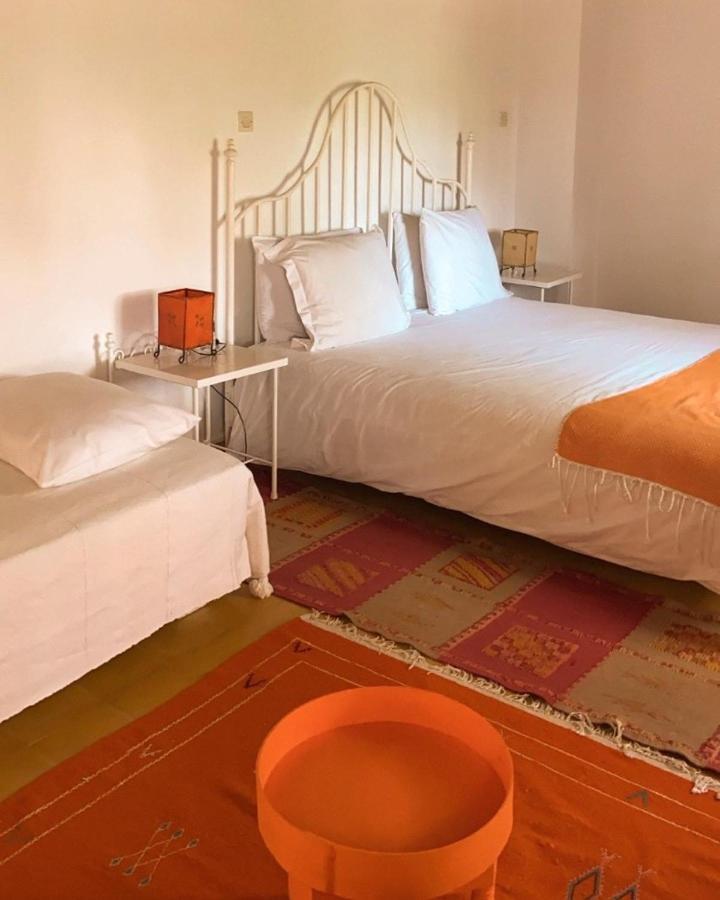 에사우이라 Out Of Medina B&B 외부 사진